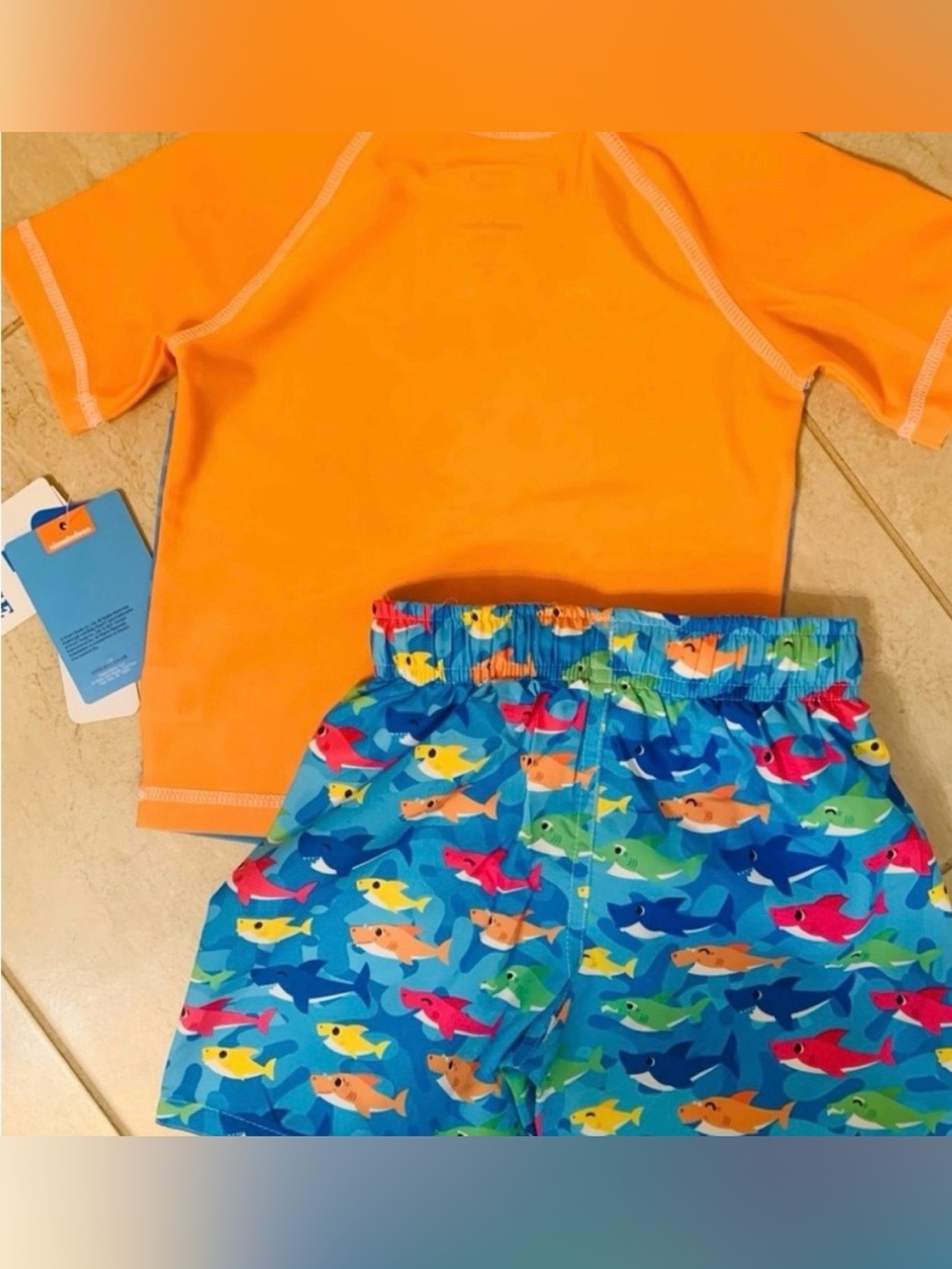 Nickelodeon Baby Shark Rashguard Top & Trunks Set - Picture 5 of 6